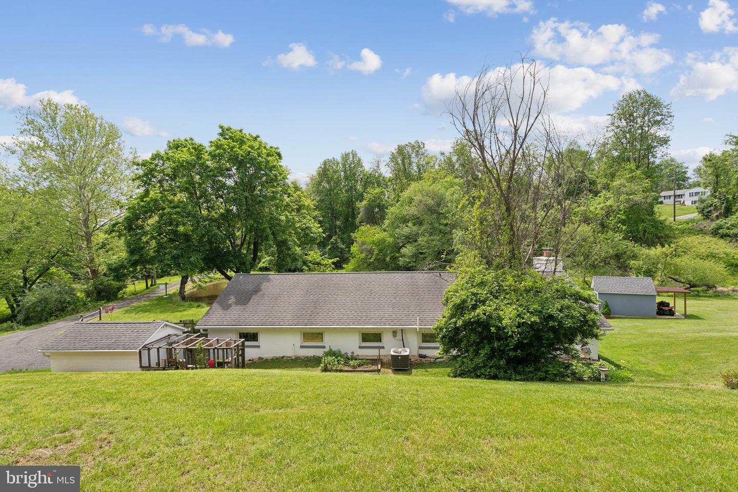14681 ROSE HOLLOW LN, WATERFORD, Virginia 20197, 3 Bedrooms Bedrooms, ,2 BathroomsBathrooms,Residential,For sale,14681 ROSE HOLLOW LN,VALO2095666 MLS # VALO2095666