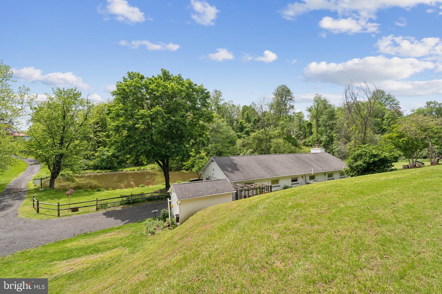14681 ROSE HOLLOW LN, WATERFORD, Virginia 20197, 3 Bedrooms Bedrooms, ,2 BathroomsBathrooms,Residential,For sale,14681 ROSE HOLLOW LN,VALO2095666 MLS # VALO2095666