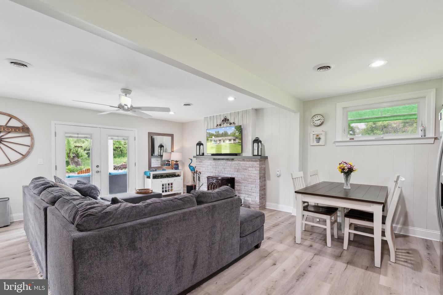 14681 ROSE HOLLOW LN, WATERFORD, Virginia 20197, 3 Bedrooms Bedrooms, ,2 BathroomsBathrooms,Residential,For sale,14681 ROSE HOLLOW LN,VALO2095666 MLS # VALO2095666