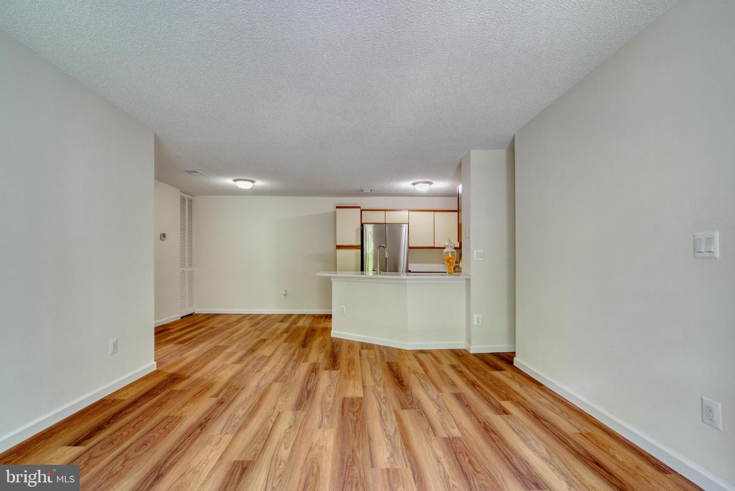 11717-D SUMMERCHASE CIR, RESTON, Virginia 20194, 1 Bedroom Bedrooms, 4 Rooms Rooms,1 BathroomBathrooms,Residential,For sale,11717-D SUMMERCHASE CIR,VAFX2238636 MLS # VAFX2238636