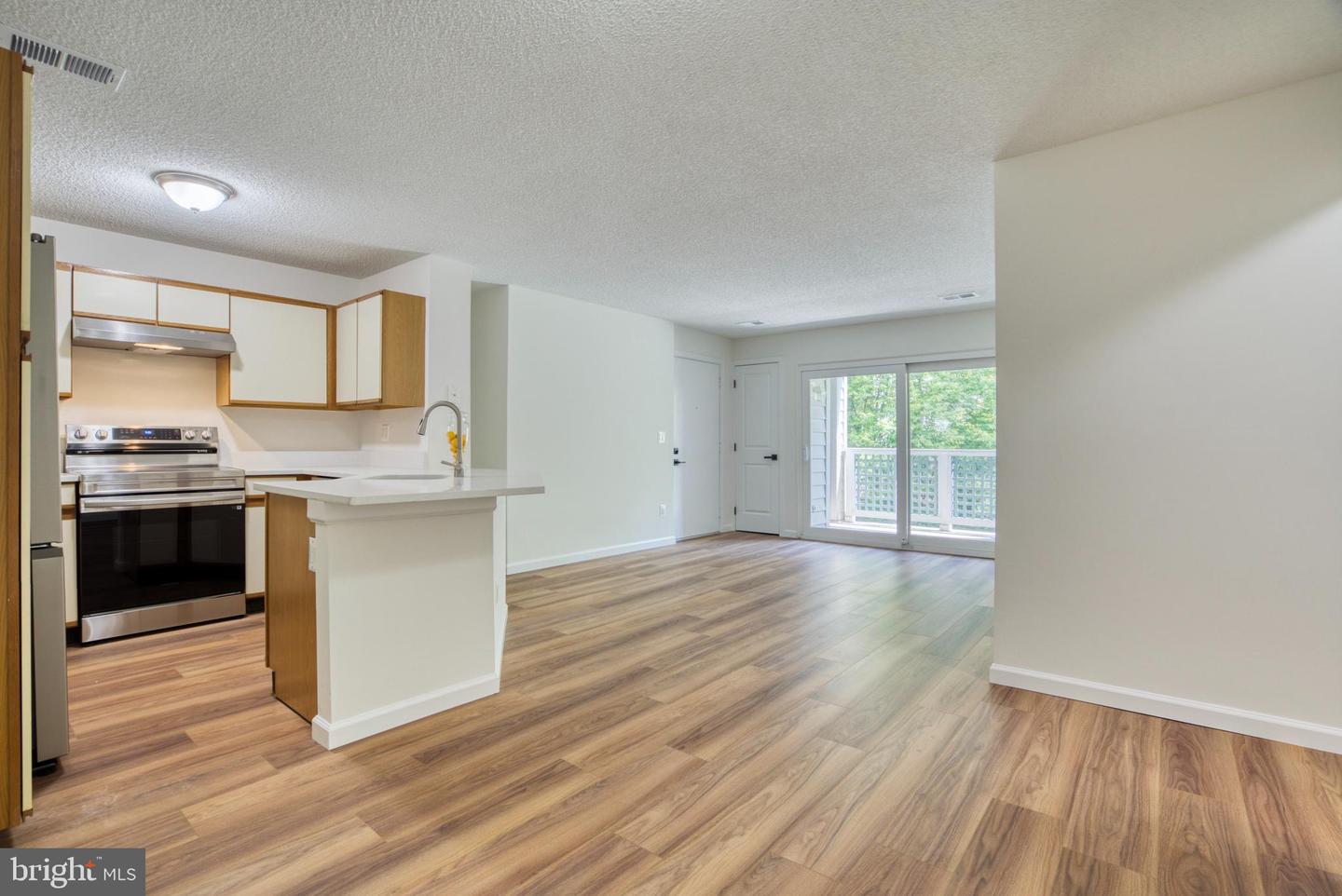 11717-D SUMMERCHASE CIR, RESTON, Virginia 20194, 1 Bedroom Bedrooms, 4 Rooms Rooms,1 BathroomBathrooms,Residential,For sale,11717-D SUMMERCHASE CIR,VAFX2238636 MLS # VAFX2238636