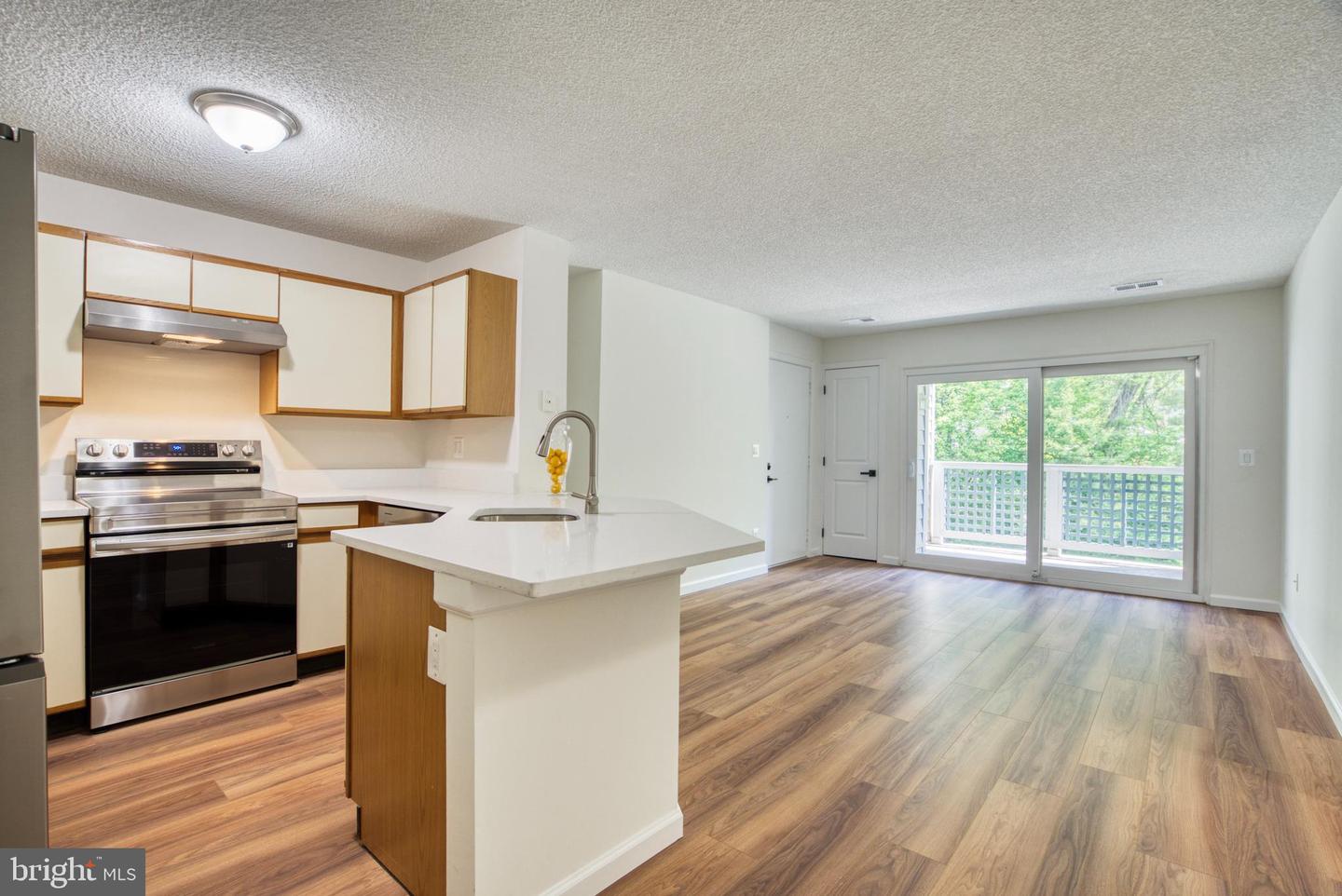 11717-D SUMMERCHASE CIR, RESTON, Virginia 20194, 1 Bedroom Bedrooms, 4 Rooms Rooms,1 BathroomBathrooms,Residential,For sale,11717-D SUMMERCHASE CIR,VAFX2238636 MLS # VAFX2238636