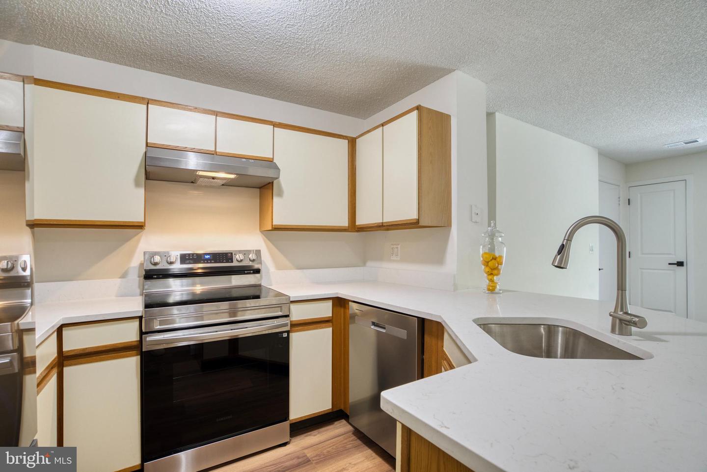 11717-D SUMMERCHASE CIR, RESTON, Virginia 20194, 1 Bedroom Bedrooms, 4 Rooms Rooms,1 BathroomBathrooms,Residential,For sale,11717-D SUMMERCHASE CIR,VAFX2238636 MLS # VAFX2238636