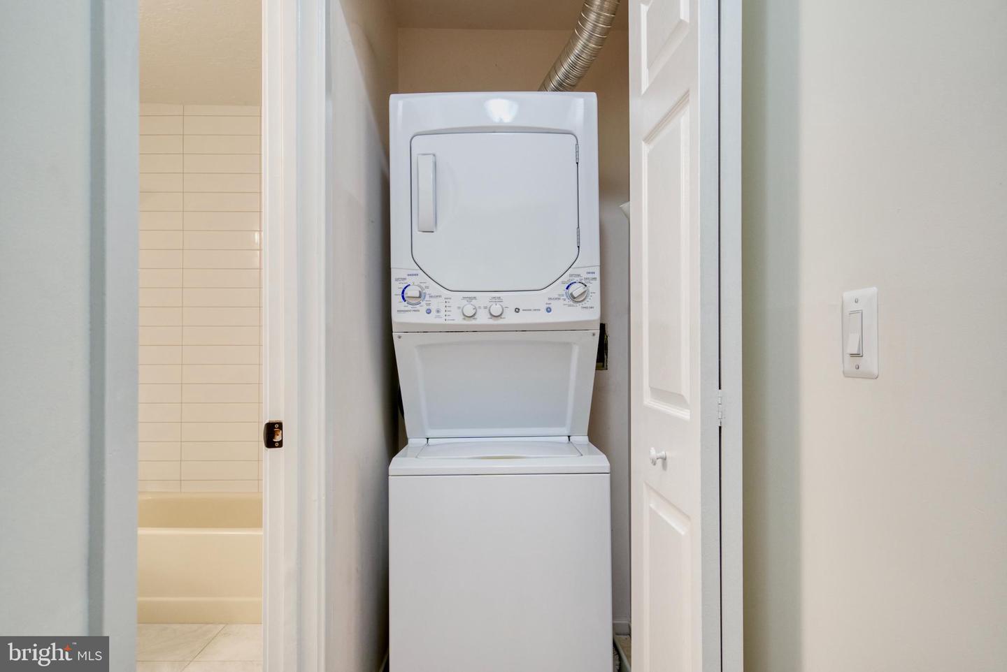 11717-D SUMMERCHASE CIR, RESTON, Virginia 20194, 1 Bedroom Bedrooms, 4 Rooms Rooms,1 BathroomBathrooms,Residential,For sale,11717-D SUMMERCHASE CIR,VAFX2238636 MLS # VAFX2238636