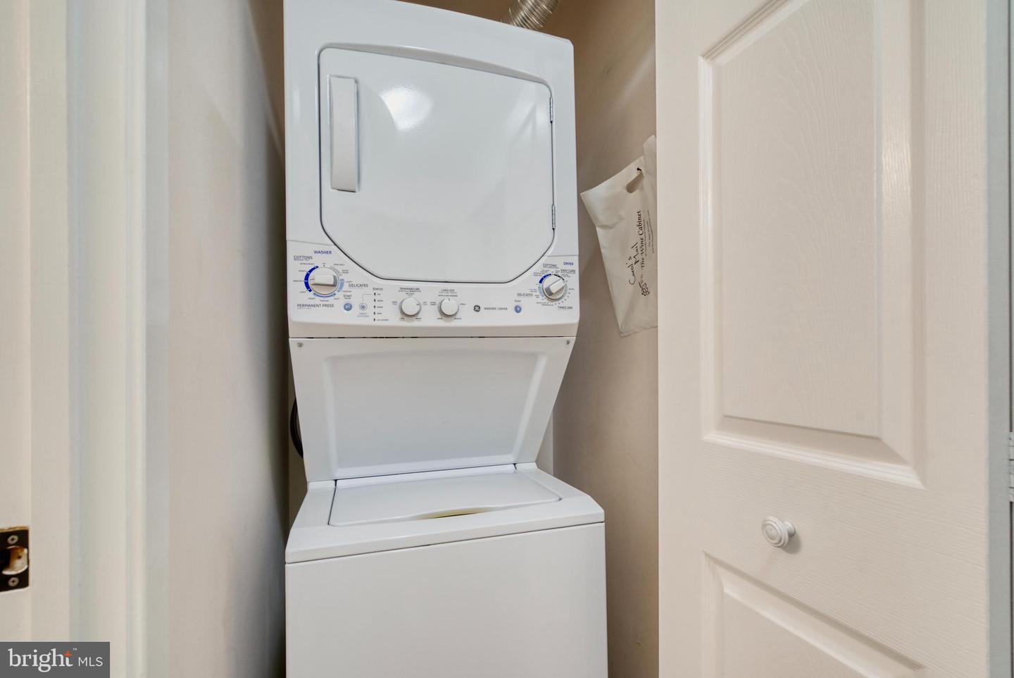 11717-D SUMMERCHASE CIR, RESTON, Virginia 20194, 1 Bedroom Bedrooms, 4 Rooms Rooms,1 BathroomBathrooms,Residential,For sale,11717-D SUMMERCHASE CIR,VAFX2238636 MLS # VAFX2238636
