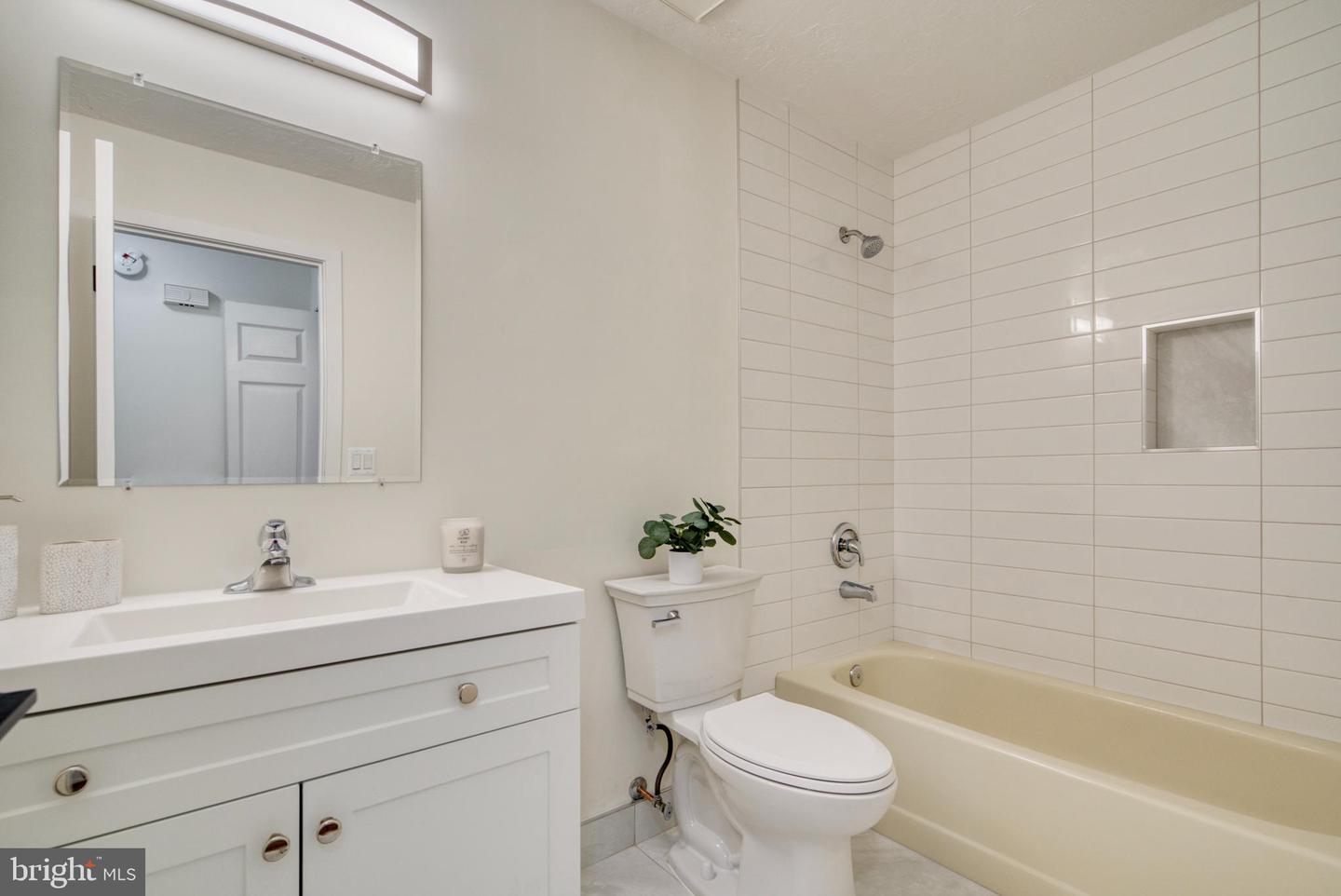 11717-D SUMMERCHASE CIR, RESTON, Virginia 20194, 1 Bedroom Bedrooms, 4 Rooms Rooms,1 BathroomBathrooms,Residential,For sale,11717-D SUMMERCHASE CIR,VAFX2238636 MLS # VAFX2238636