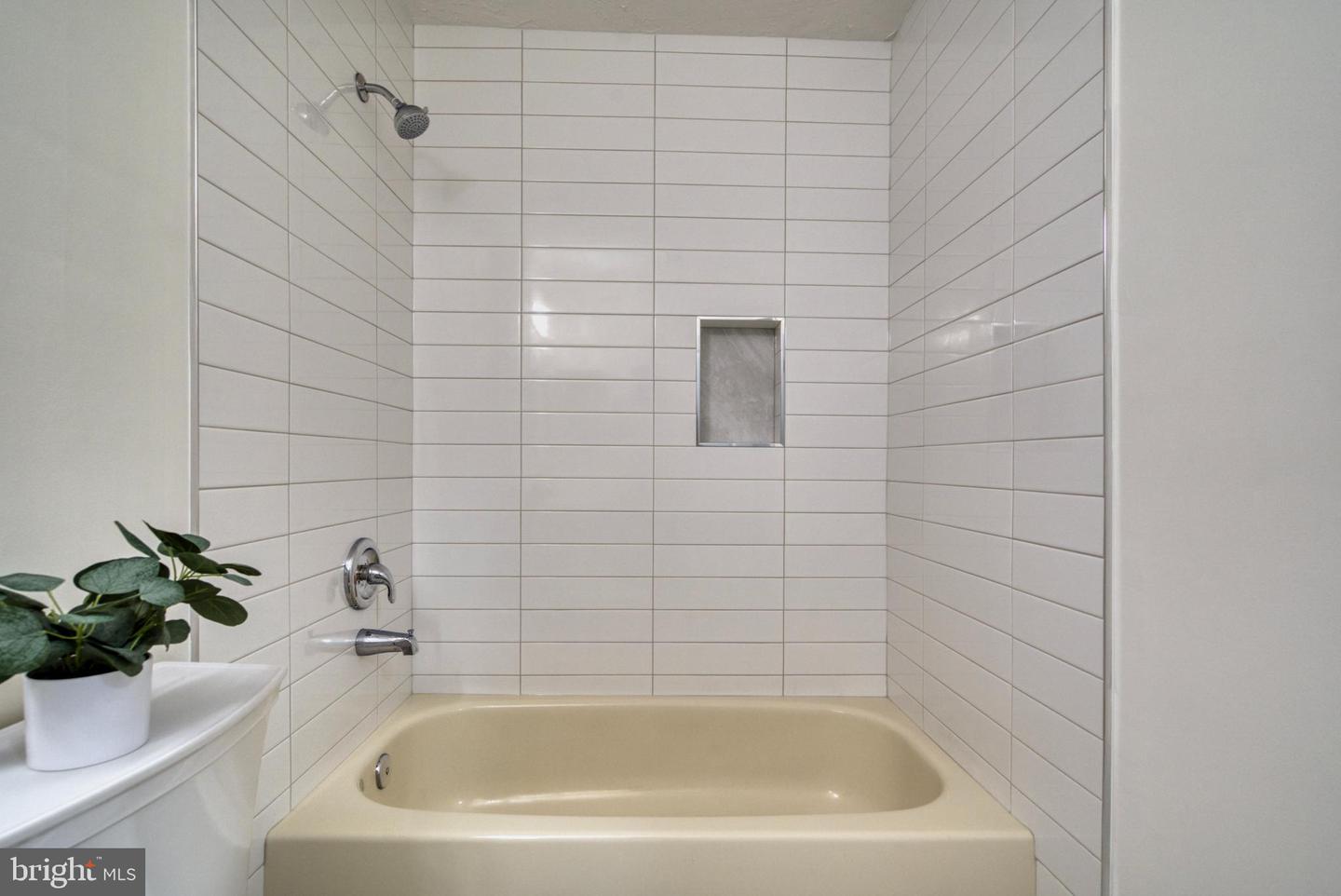 11717-D SUMMERCHASE CIR, RESTON, Virginia 20194, 1 Bedroom Bedrooms, 4 Rooms Rooms,1 BathroomBathrooms,Residential,For sale,11717-D SUMMERCHASE CIR,VAFX2238636 MLS # VAFX2238636