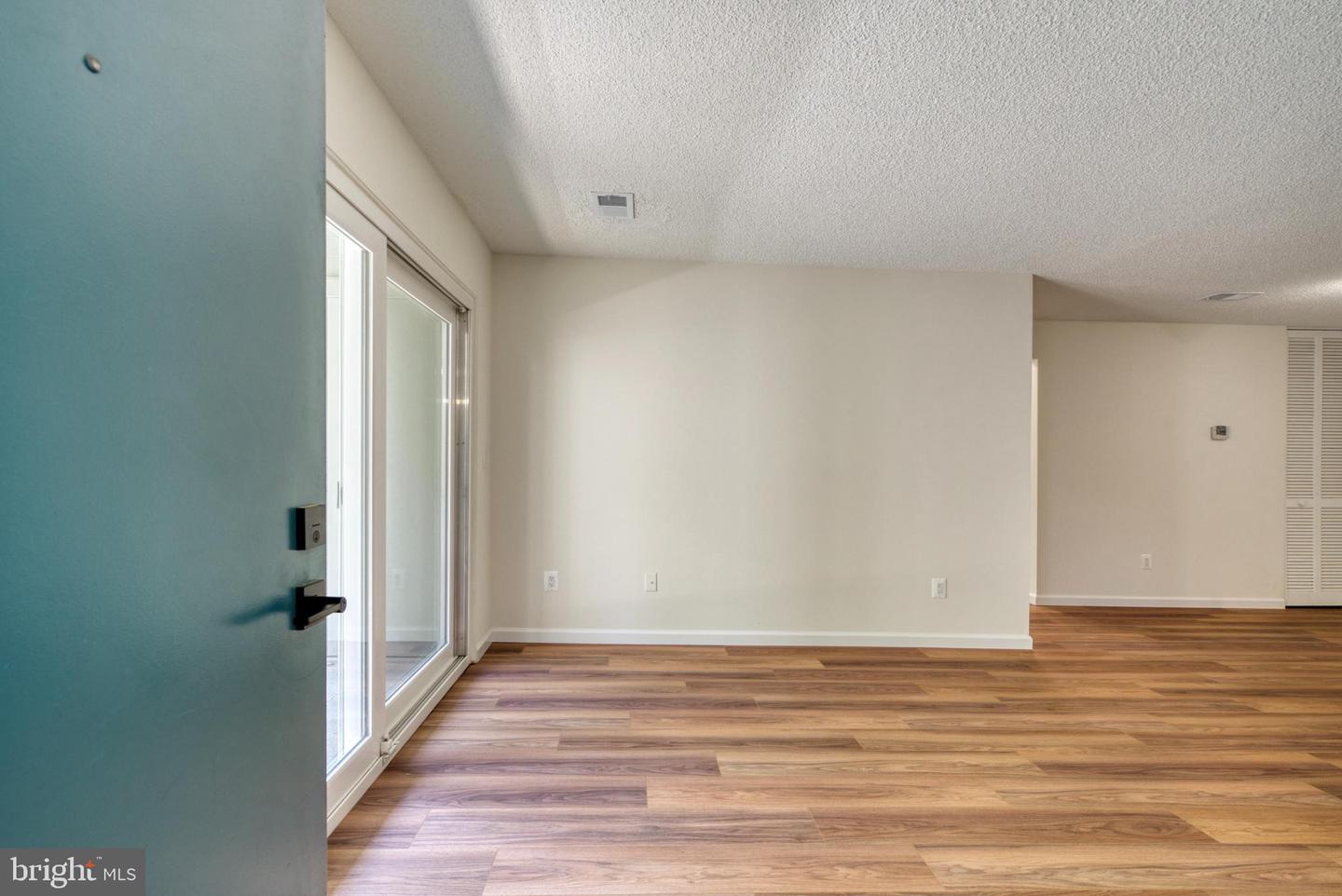11717-D SUMMERCHASE CIR, RESTON, Virginia 20194, 1 Bedroom Bedrooms, 4 Rooms Rooms,1 BathroomBathrooms,Residential,For sale,11717-D SUMMERCHASE CIR,VAFX2238636 MLS # VAFX2238636