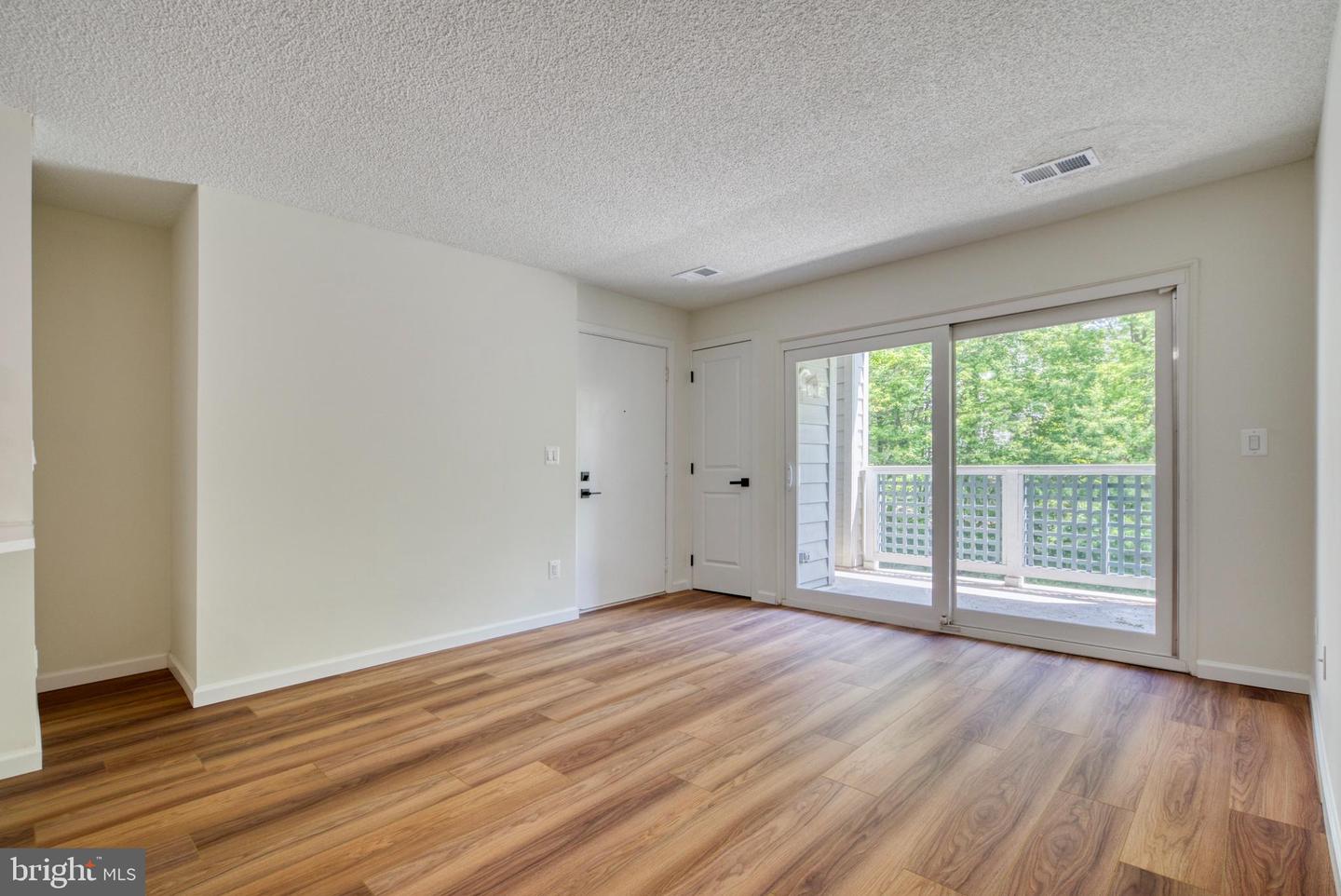 11717-D SUMMERCHASE CIR, RESTON, Virginia 20194, 1 Bedroom Bedrooms, 4 Rooms Rooms,1 BathroomBathrooms,Residential,For sale,11717-D SUMMERCHASE CIR,VAFX2238636 MLS # VAFX2238636