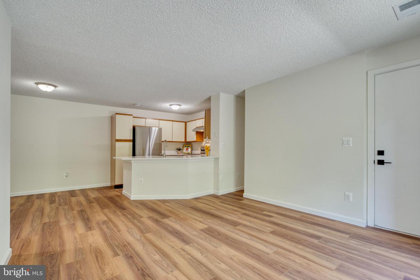 11717-D SUMMERCHASE CIR, RESTON, Virginia 20194, 1 Bedroom Bedrooms, 4 Rooms Rooms,1 BathroomBathrooms,Residential,For sale,11717-D SUMMERCHASE CIR,VAFX2238636 MLS # VAFX2238636