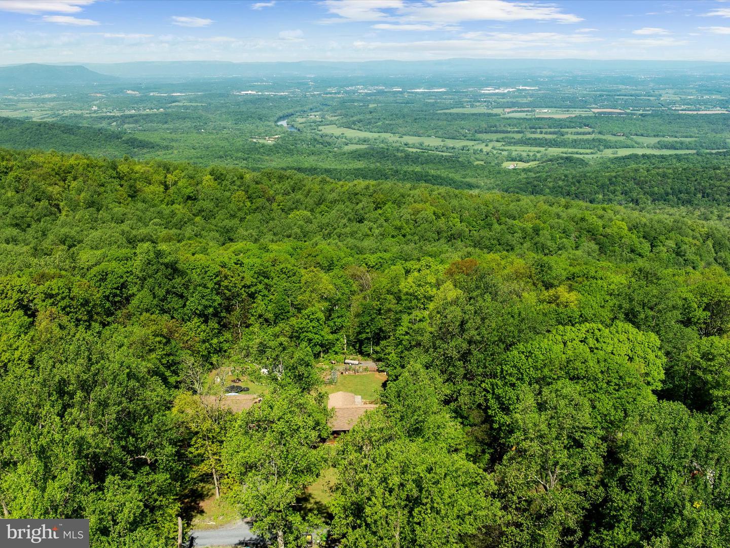 2691 HIGH TOP RD, LINDEN, Virginia 22642, 4 Bedrooms Bedrooms, ,2 BathroomsBathrooms,Residential,For sale,2691 HIGH TOP RD,VAWR2011072 MLS # VAWR2011072
