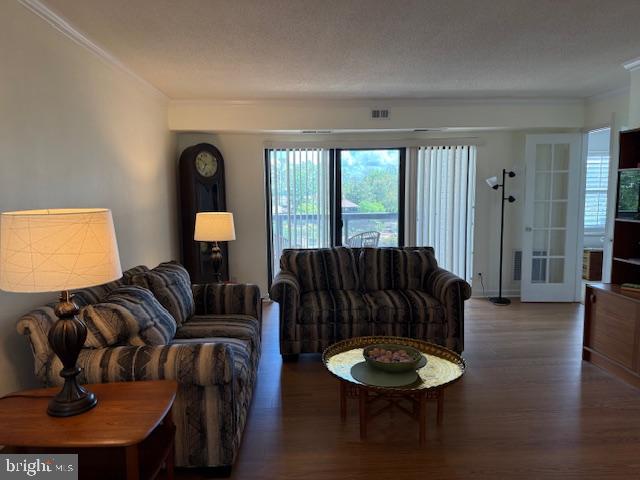 205 YOAKUM PKWY #319, ALEXANDRIA, Virginia 22304, 2 Bedrooms Bedrooms, 5 Rooms Rooms,2 BathroomsBathrooms,Residential,For sale,205 YOAKUM PKWY #319,VAAX2045044 MLS # VAAX2045044