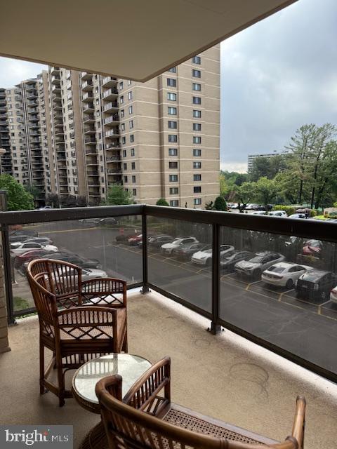 205 YOAKUM PKWY #319, ALEXANDRIA, Virginia 22304, 2 Bedrooms Bedrooms, 5 Rooms Rooms,2 BathroomsBathrooms,Residential,For sale,205 YOAKUM PKWY #319,VAAX2045044 MLS # VAAX2045044