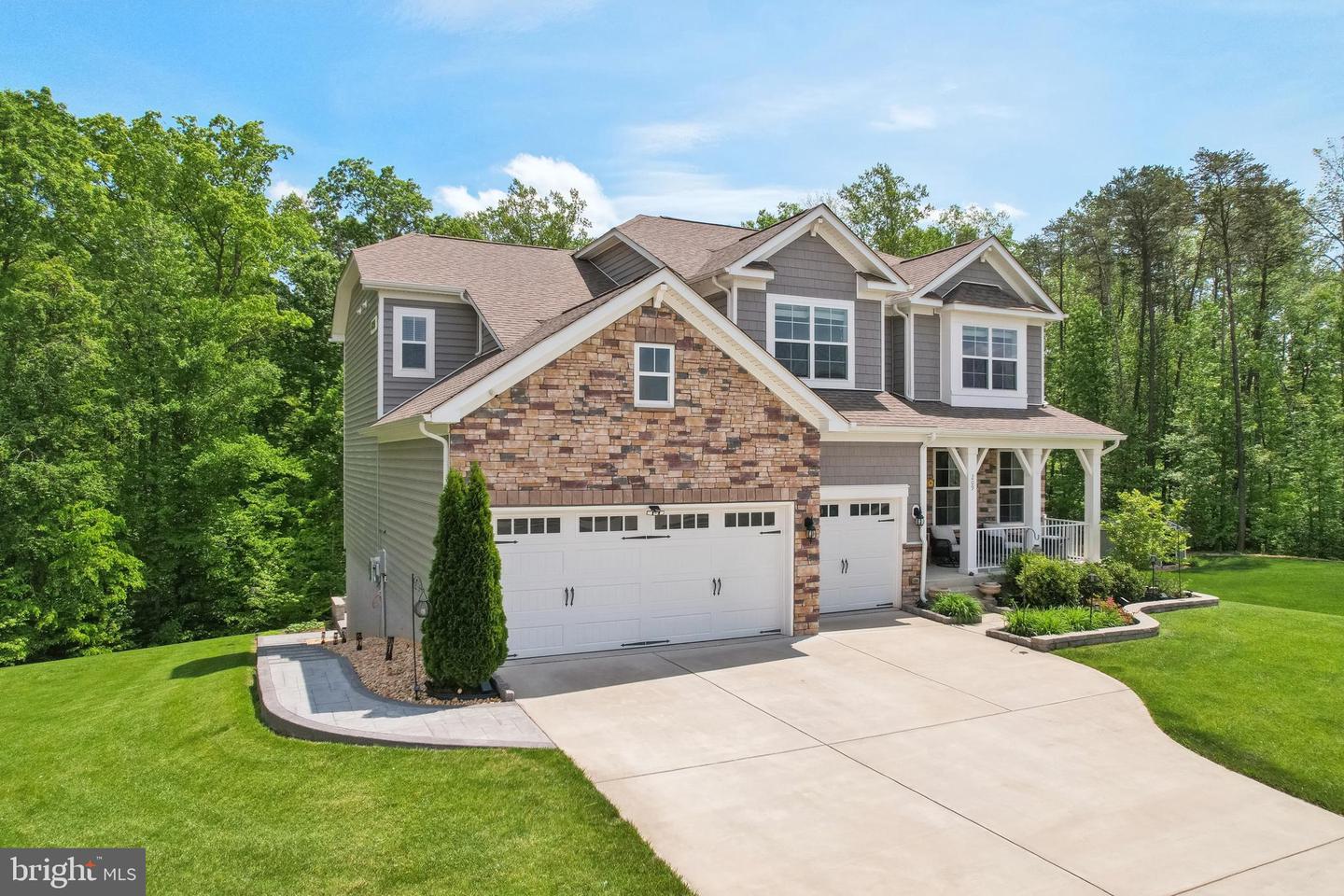 209 ELM ST, STAFFORD, Virginia 22554, 6 Bedrooms Bedrooms, 18 Rooms Rooms,4 BathroomsBathrooms,Residential,For sale,209 ELM ST,VAST2038582 MLS # VAST2038582
