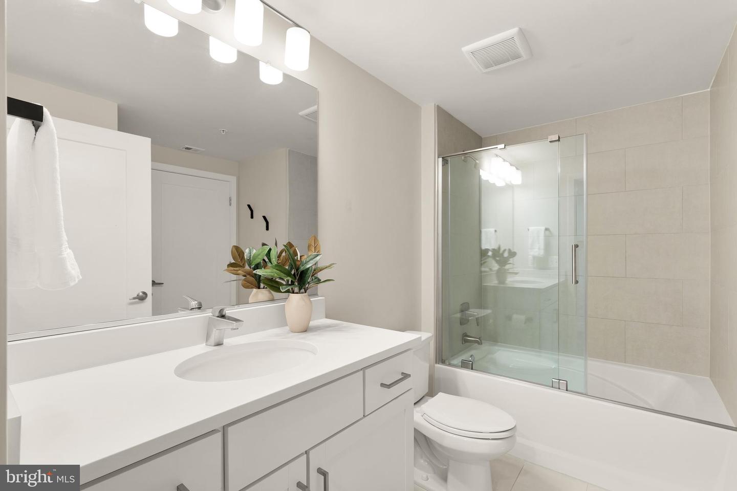 50 FLORIDA AVE NE #312, WASHINGTON, District Of Columbia 20002, 1 Bedroom Bedrooms, ,1 BathroomBathrooms,Residential,For sale,50 FLORIDA AVE NE #312,DCDC2199308 MLS # DCDC2199308