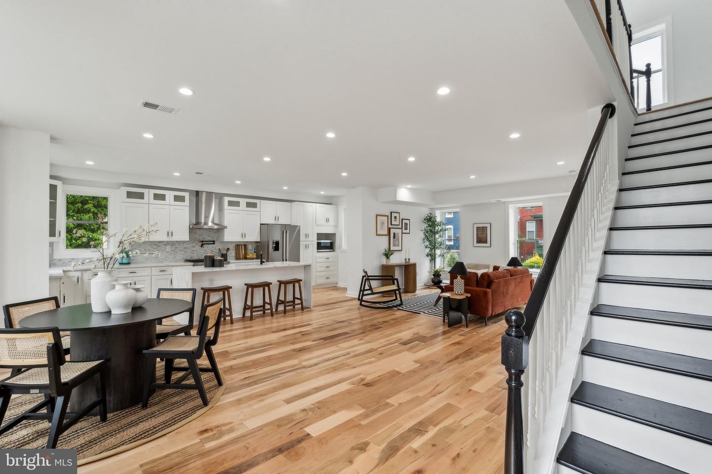 660 COLUMBIA RD NW, WASHINGTON, District Of Columbia 20001, 6 Bedrooms Bedrooms, ,4 BathroomsBathrooms,Residential,For sale,660 COLUMBIA RD NW,DCDC2199312 MLS # DCDC2199312