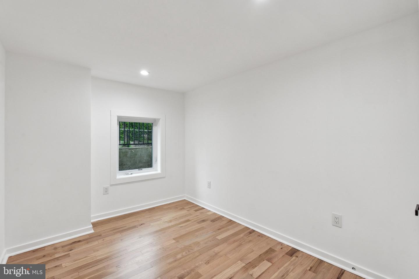 660 COLUMBIA RD NW, WASHINGTON, District Of Columbia 20001, 6 Bedrooms Bedrooms, ,4 BathroomsBathrooms,Residential,For sale,660 COLUMBIA RD NW,DCDC2199312 MLS # DCDC2199312