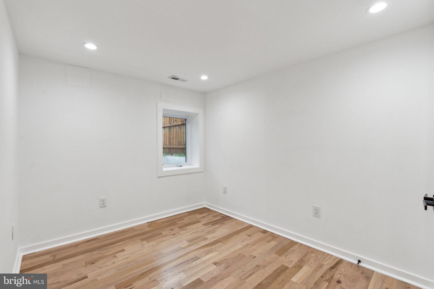 660 COLUMBIA RD NW, WASHINGTON, District Of Columbia 20001, 6 Bedrooms Bedrooms, ,4 BathroomsBathrooms,Residential,For sale,660 COLUMBIA RD NW,DCDC2199312 MLS # DCDC2199312