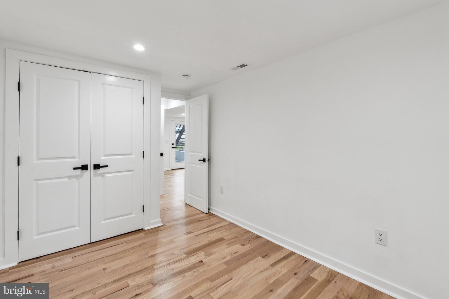660 COLUMBIA RD NW, WASHINGTON, District Of Columbia 20001, 6 Bedrooms Bedrooms, ,4 BathroomsBathrooms,Residential,For sale,660 COLUMBIA RD NW,DCDC2199312 MLS # DCDC2199312