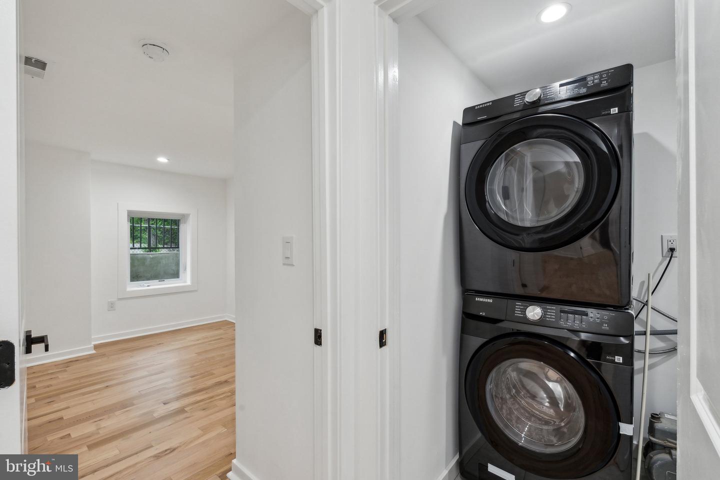 660 COLUMBIA RD NW, WASHINGTON, District Of Columbia 20001, 6 Bedrooms Bedrooms, ,4 BathroomsBathrooms,Residential,For sale,660 COLUMBIA RD NW,DCDC2199312 MLS # DCDC2199312