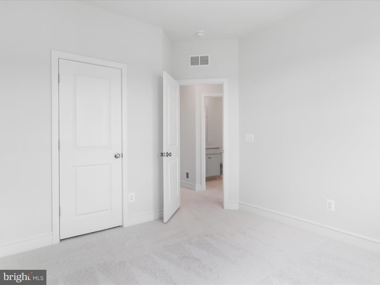 111 CHECKERSPOT WAY, LAKE FREDERICK, Virginia 22630, 3 Bedrooms Bedrooms, ,3 BathroomsBathrooms,Residential,For sale,111 CHECKERSPOT WAY,VAFV2033984 MLS # VAFV2033984