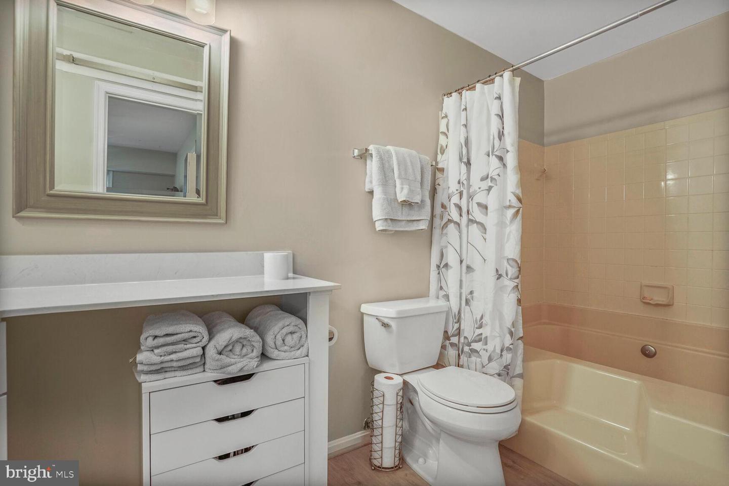 6918 VICTORIA DR #K, ALEXANDRIA, Virginia 22310, 2 Bedrooms Bedrooms, ,2 BathroomsBathrooms,Residential,For sale,6918 VICTORIA DR #K,VAFX2239172 MLS # VAFX2239172