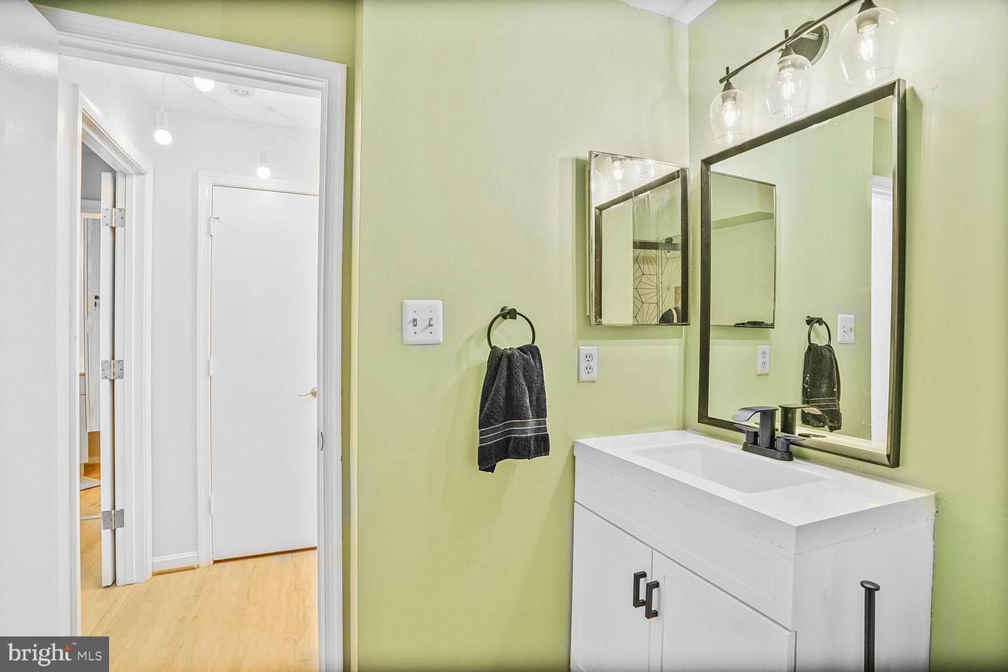 6918 VICTORIA DR #K, ALEXANDRIA, Virginia 22310, 2 Bedrooms Bedrooms, ,2 BathroomsBathrooms,Residential,For sale,6918 VICTORIA DR #K,VAFX2239172 MLS # VAFX2239172