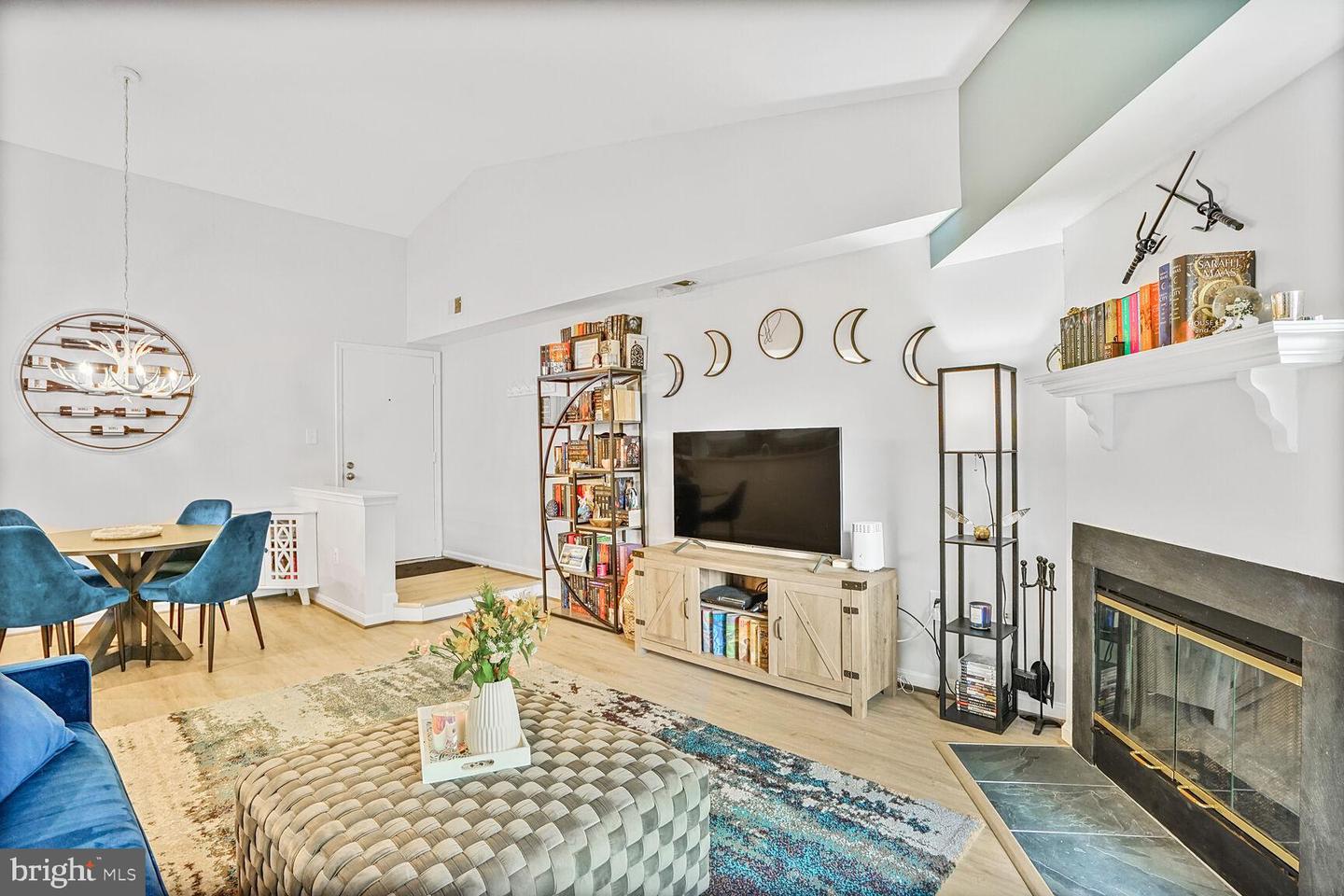 6918 VICTORIA DR #K, ALEXANDRIA, Virginia 22310, 2 Bedrooms Bedrooms, ,2 BathroomsBathrooms,Residential,For sale,6918 VICTORIA DR #K,VAFX2239172 MLS # VAFX2239172