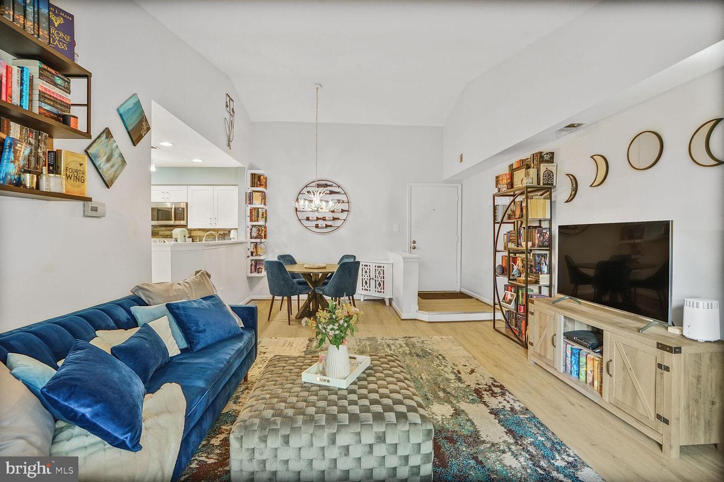 6918 VICTORIA DR #K, ALEXANDRIA, Virginia 22310, 2 Bedrooms Bedrooms, ,2 BathroomsBathrooms,Residential,For sale,6918 VICTORIA DR #K,VAFX2239172 MLS # VAFX2239172