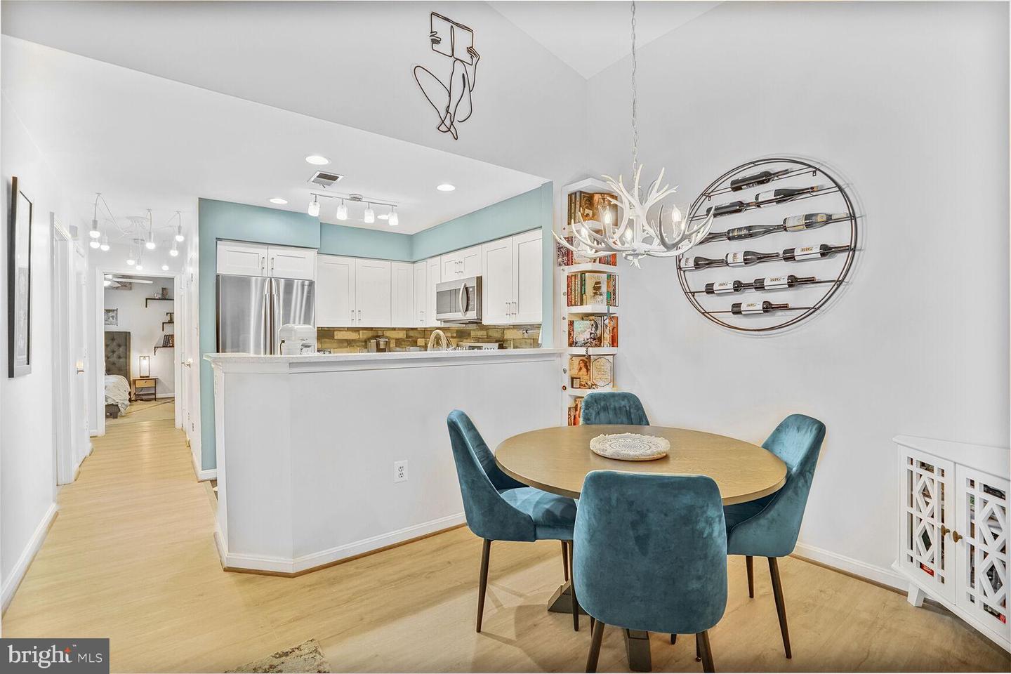 6918 VICTORIA DR #K, ALEXANDRIA, Virginia 22310, 2 Bedrooms Bedrooms, ,2 BathroomsBathrooms,Residential,For sale,6918 VICTORIA DR #K,VAFX2239172 MLS # VAFX2239172