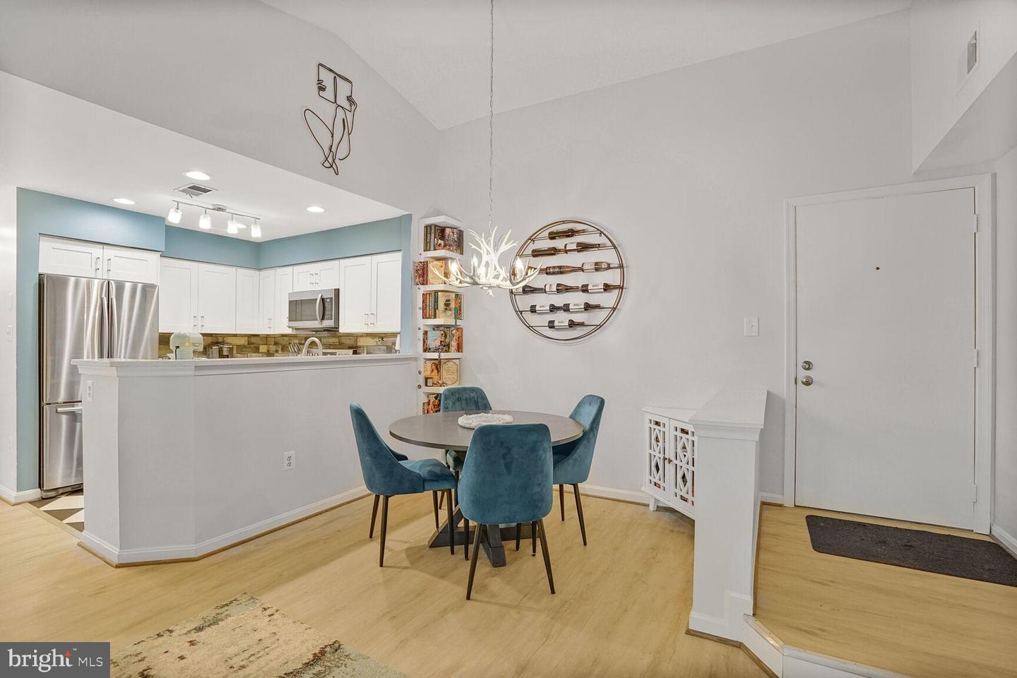 6918 VICTORIA DR #K, ALEXANDRIA, Virginia 22310, 2 Bedrooms Bedrooms, ,2 BathroomsBathrooms,Residential,For sale,6918 VICTORIA DR #K,VAFX2239172 MLS # VAFX2239172