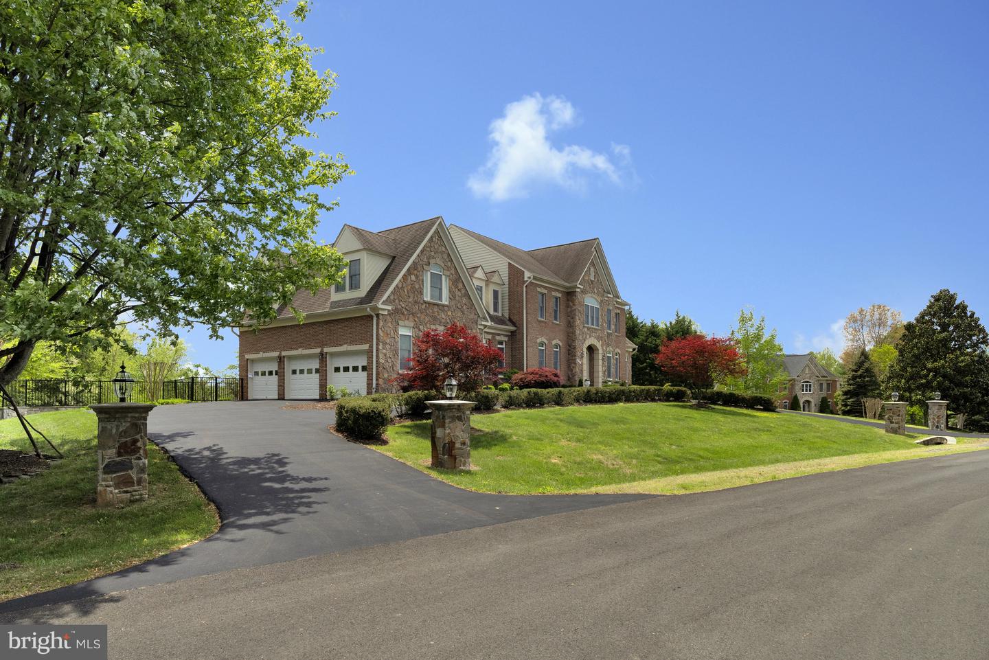 9907 HESSICK CT, GREAT FALLS, Virginia 22066, 6 Bedrooms Bedrooms, ,5 BathroomsBathrooms,Residential,For sale,9907 HESSICK CT,VAFX2238914 MLS # VAFX2238914