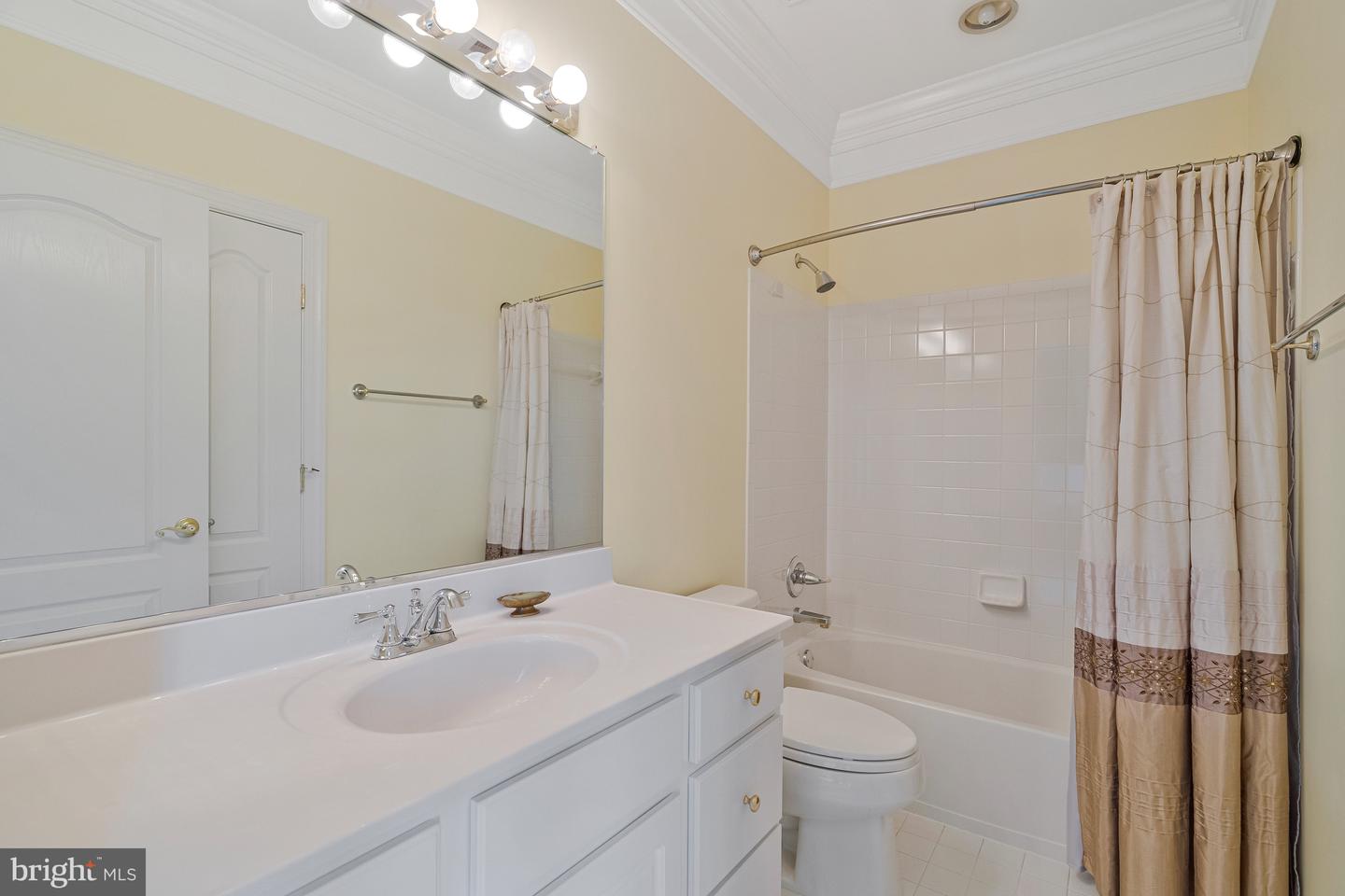 9907 HESSICK CT, GREAT FALLS, Virginia 22066, 6 Bedrooms Bedrooms, ,5 BathroomsBathrooms,Residential,For sale,9907 HESSICK CT,VAFX2238914 MLS # VAFX2238914