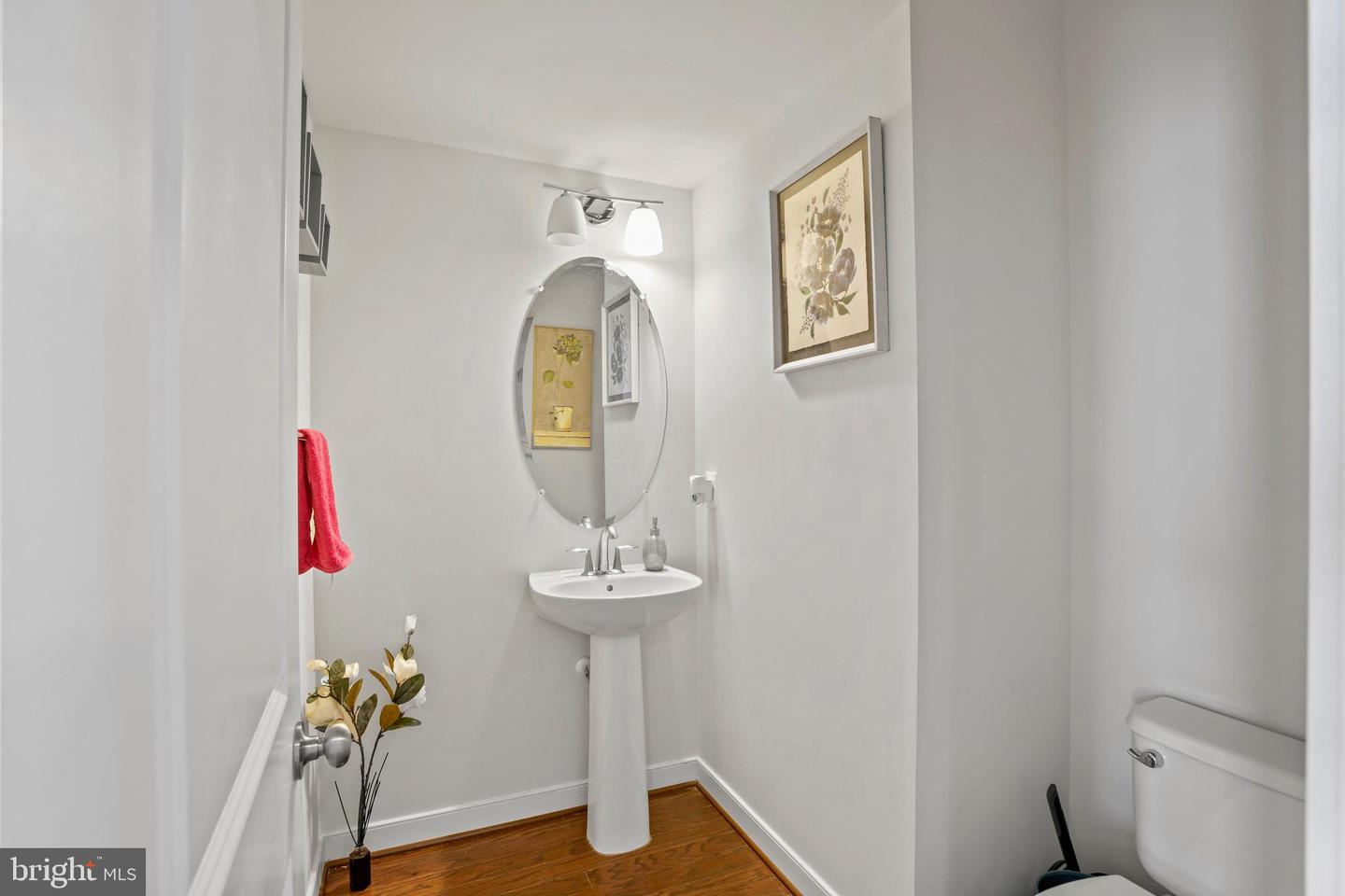 25472 HARTLAND ORCHARD TER, CHANTILLY, Virginia 20152, 3 Bedrooms Bedrooms, ,2 BathroomsBathrooms,Residential,For sale,25472 HARTLAND ORCHARD TER,VALO2095700 MLS # VALO2095700