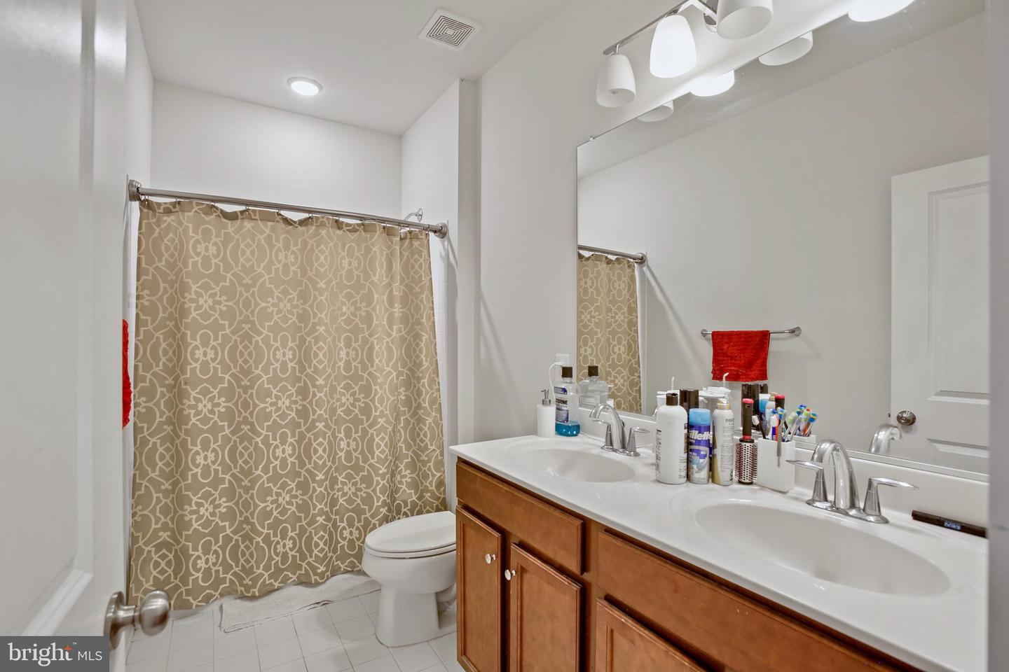 25472 HARTLAND ORCHARD TER, CHANTILLY, Virginia 20152, 3 Bedrooms Bedrooms, ,2 BathroomsBathrooms,Residential,For sale,25472 HARTLAND ORCHARD TER,VALO2095700 MLS # VALO2095700