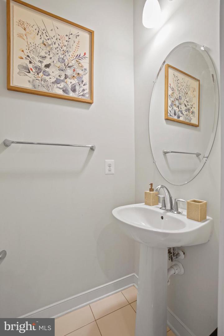 25472 HARTLAND ORCHARD TER, CHANTILLY, Virginia 20152, 3 Bedrooms Bedrooms, ,2 BathroomsBathrooms,Residential,For sale,25472 HARTLAND ORCHARD TER,VALO2095700 MLS # VALO2095700