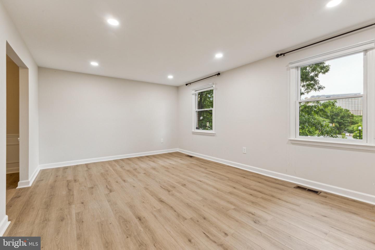 2649 CENTENNIAL CT, ALEXANDRIA, Virginia 22311, 3 Bedrooms Bedrooms, ,3 BathroomsBathrooms,Residential,For sale,2649 CENTENNIAL CT,VAAX2045040 MLS # VAAX2045040