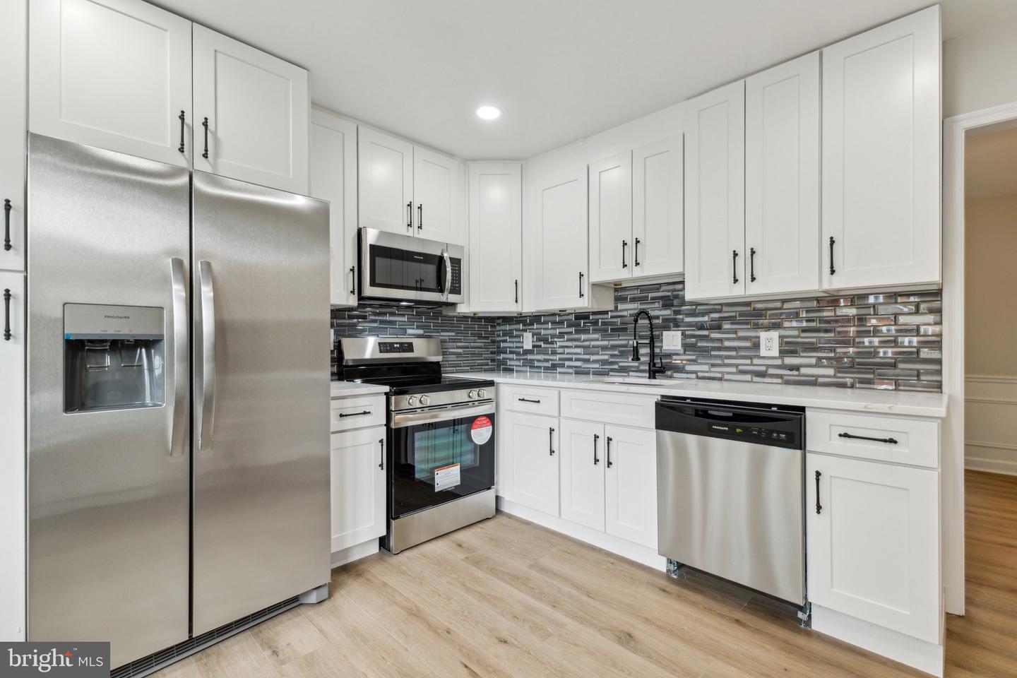 2649 CENTENNIAL CT, ALEXANDRIA, Virginia 22311, 3 Bedrooms Bedrooms, ,3 BathroomsBathrooms,Residential,For sale,2649 CENTENNIAL CT,VAAX2045040 MLS # VAAX2045040