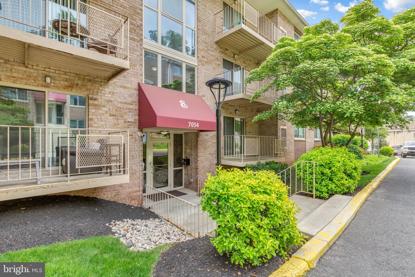 7054 EASTERN AVE NW #T3, WASHINGTON, District Of Columbia 20012, 2 Bedrooms Bedrooms, ,1 BathroomBathrooms,Residential,For sale,7054 EASTERN AVE NW #T3,DCDC2199436 MLS # DCDC2199436