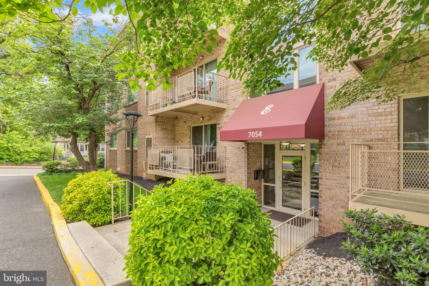 7054 EASTERN AVE NW #T3, WASHINGTON, District Of Columbia 20012, 2 Bedrooms Bedrooms, ,1 BathroomBathrooms,Residential,For sale,7054 EASTERN AVE NW #T3,DCDC2199436 MLS # DCDC2199436
