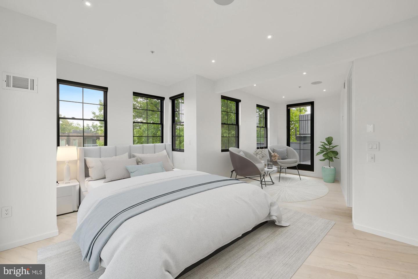 1451 MARYLAND AVE NE, WASHINGTON, District Of Columbia 20002, 2 Bedrooms Bedrooms, 8 Rooms Rooms,2 BathroomsBathrooms,Residential,For sale,1451 MARYLAND AVE NE,DCDC2199272 MLS # DCDC2199272