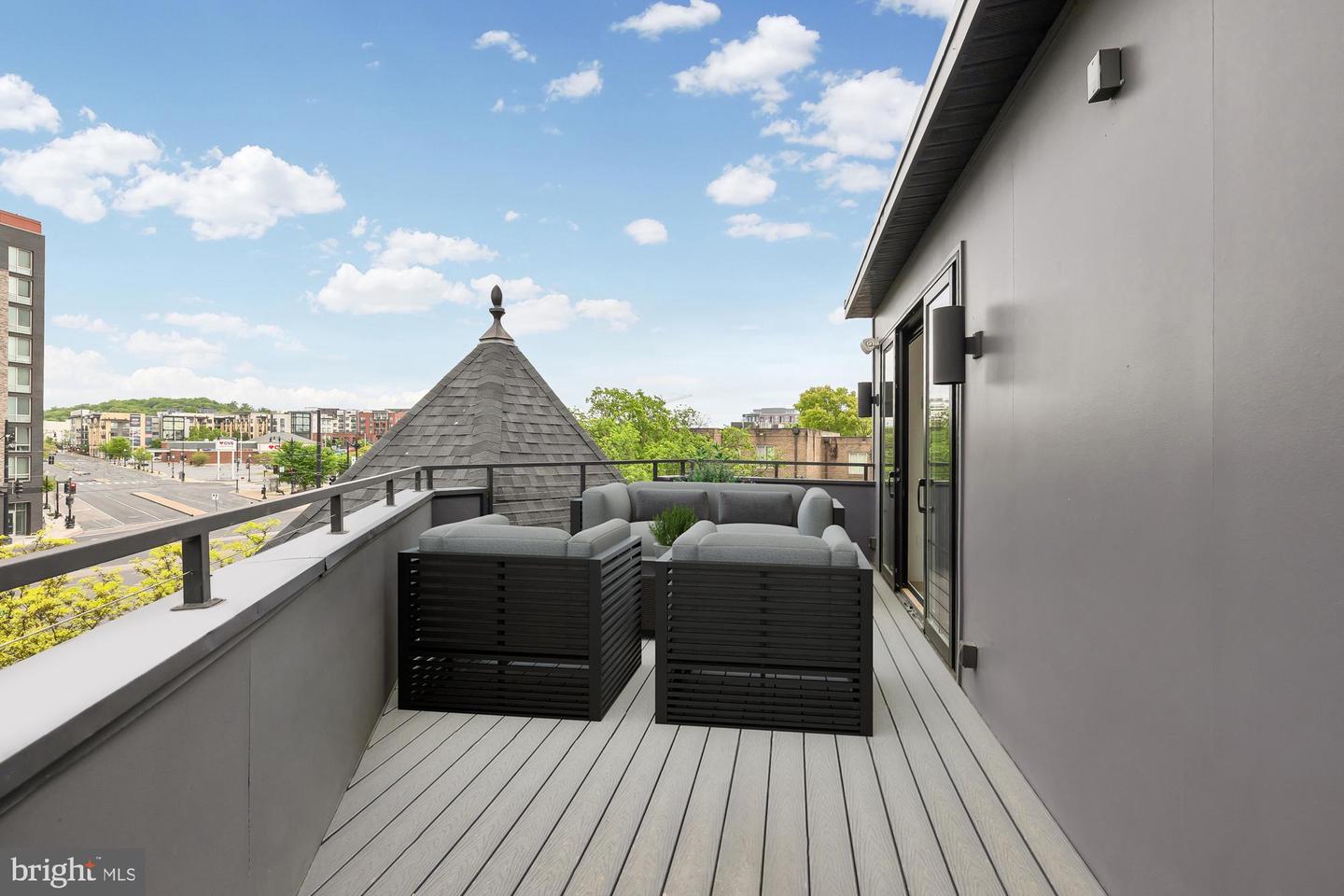 1451 MARYLAND AVE NE, WASHINGTON, District Of Columbia 20002, 2 Bedrooms Bedrooms, 8 Rooms Rooms,2 BathroomsBathrooms,Residential,For sale,1451 MARYLAND AVE NE,DCDC2199272 MLS # DCDC2199272