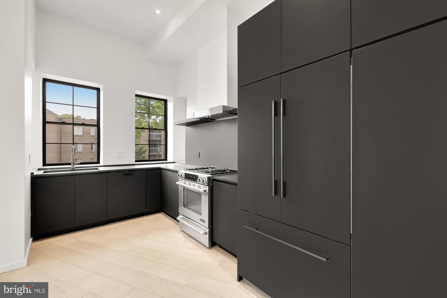 1451 MARYLAND AVE NE, WASHINGTON, District Of Columbia 20002, 2 Bedrooms Bedrooms, 8 Rooms Rooms,2 BathroomsBathrooms,Residential,For sale,1451 MARYLAND AVE NE,DCDC2199272 MLS # DCDC2199272