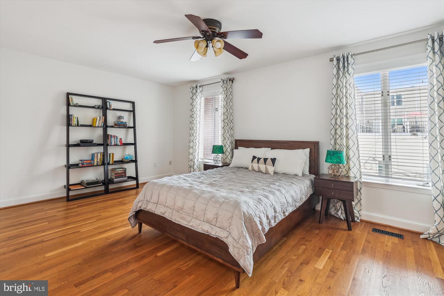 2646 WOODLEY PL NW #1/2, WASHINGTON, District Of Columbia 20008, 2 Bedrooms Bedrooms, ,2 BathroomsBathrooms,Residential,For sale,2646 WOODLEY PL NW #1/2,DCDC2199388 MLS # DCDC2199388