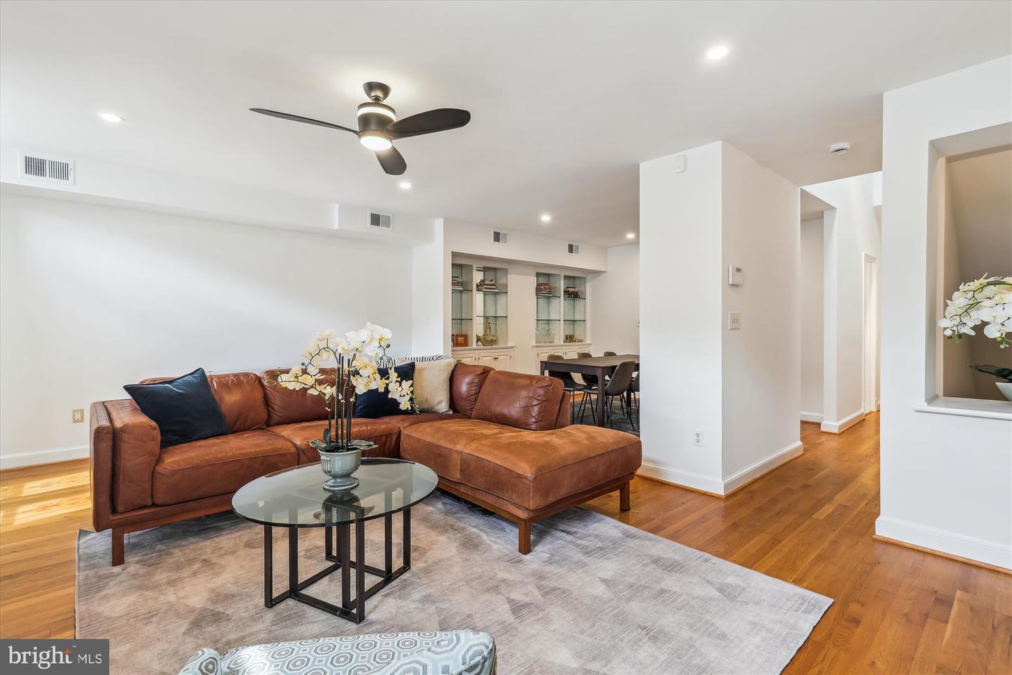 2646 WOODLEY PL NW #1/2, WASHINGTON, District Of Columbia 20008, 2 Bedrooms Bedrooms, ,2 BathroomsBathrooms,Residential,For sale,2646 WOODLEY PL NW #1/2,DCDC2199388 MLS # DCDC2199388