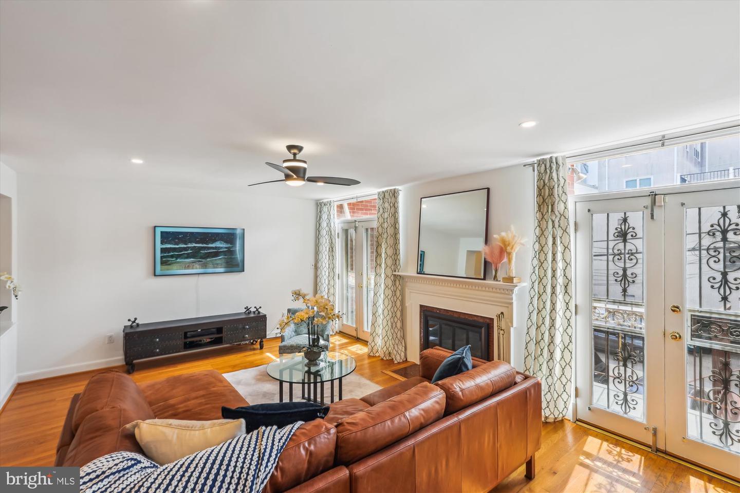 2646 WOODLEY PL NW #1/2, WASHINGTON, District Of Columbia 20008, 2 Bedrooms Bedrooms, ,2 BathroomsBathrooms,Residential,For sale,2646 WOODLEY PL NW #1/2,DCDC2199388 MLS # DCDC2199388