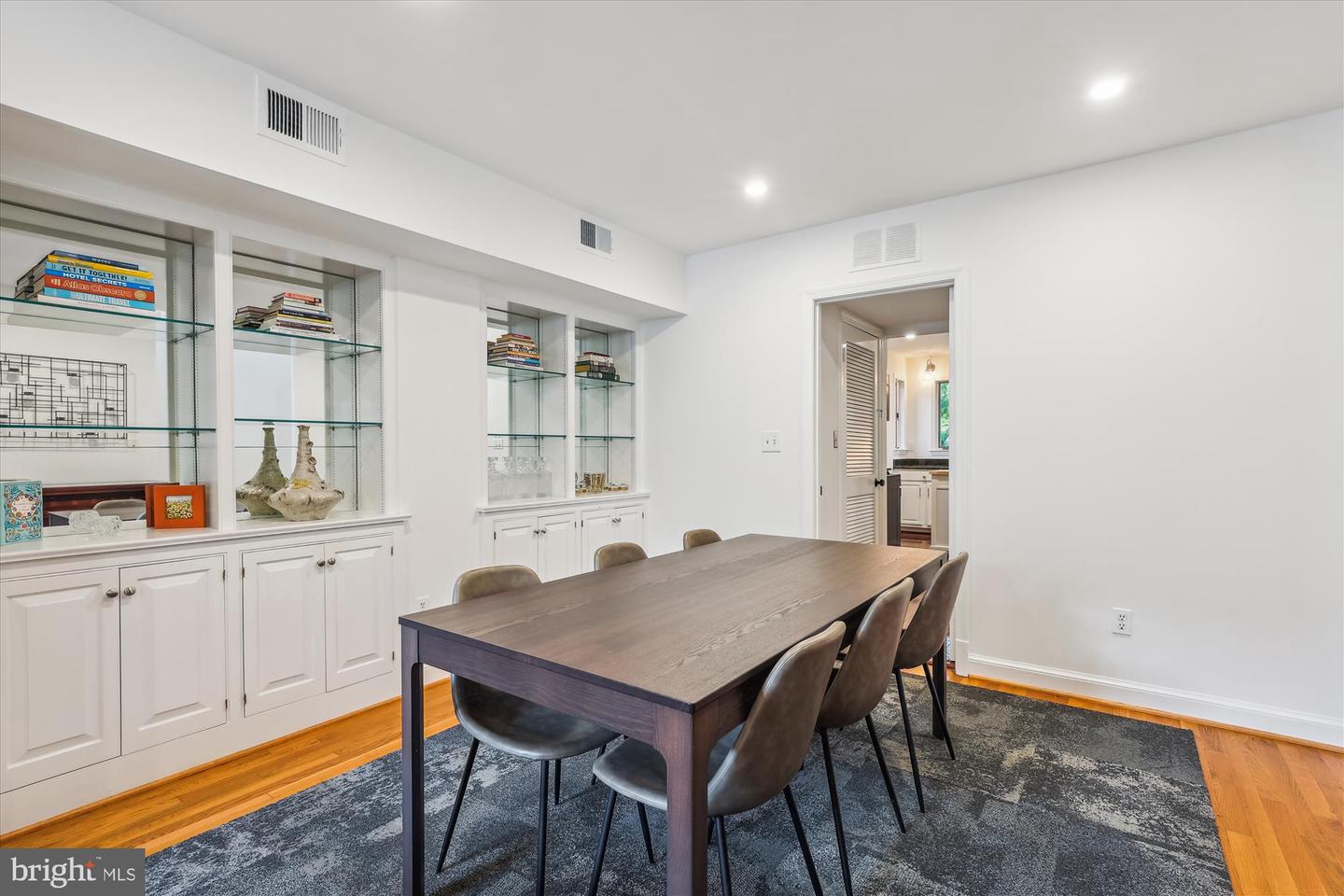 2646 WOODLEY PL NW #1/2, WASHINGTON, District Of Columbia 20008, 2 Bedrooms Bedrooms, ,2 BathroomsBathrooms,Residential,For sale,2646 WOODLEY PL NW #1/2,DCDC2199388 MLS # DCDC2199388