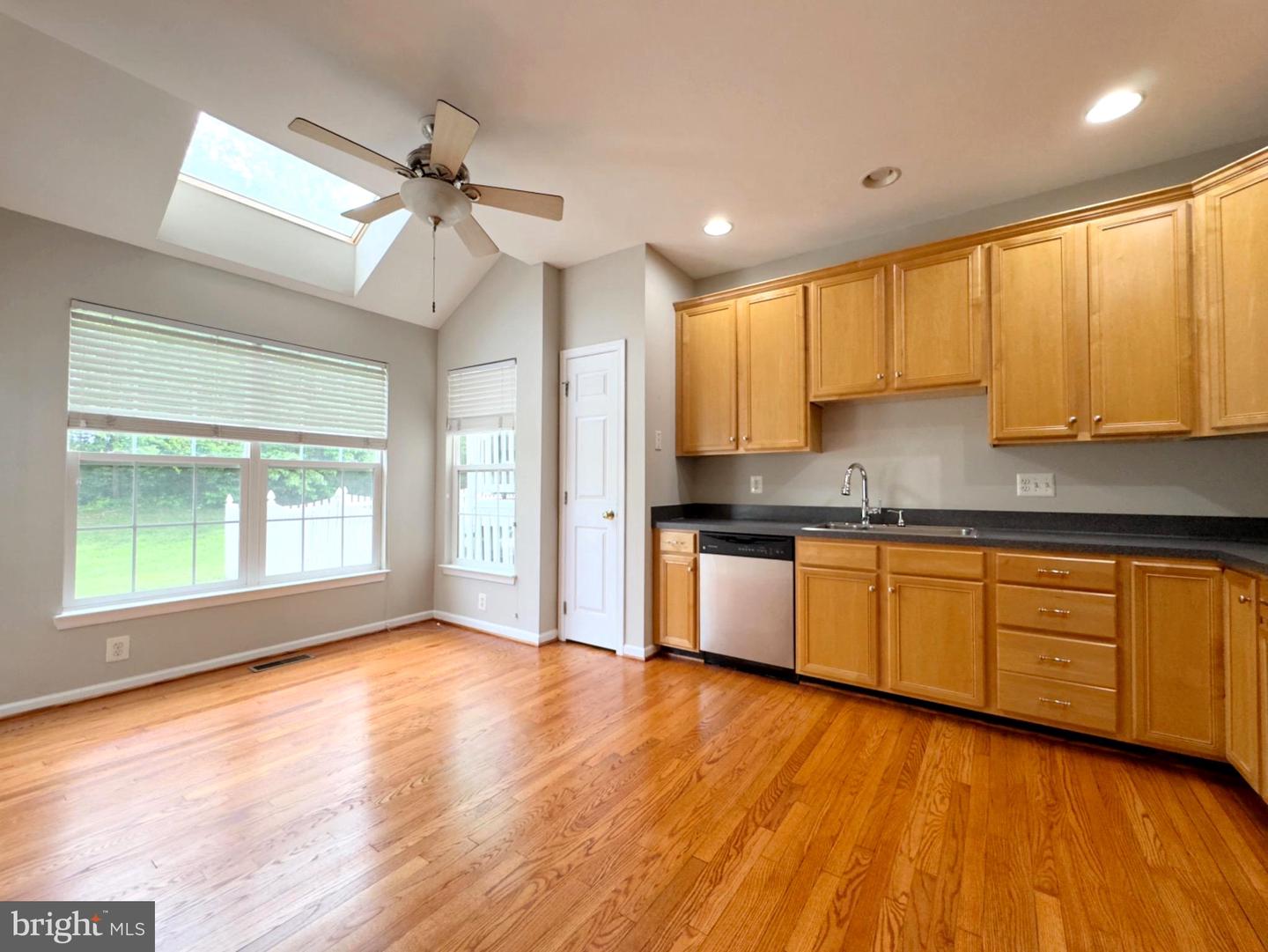 43261 SOMERSET HILLS TER, ASHBURN, Virginia 20147, 3 Bedrooms Bedrooms, ,2 BathroomsBathrooms,Residential,For sale,43261 SOMERSET HILLS TER,VALO2095706 MLS # VALO2095706