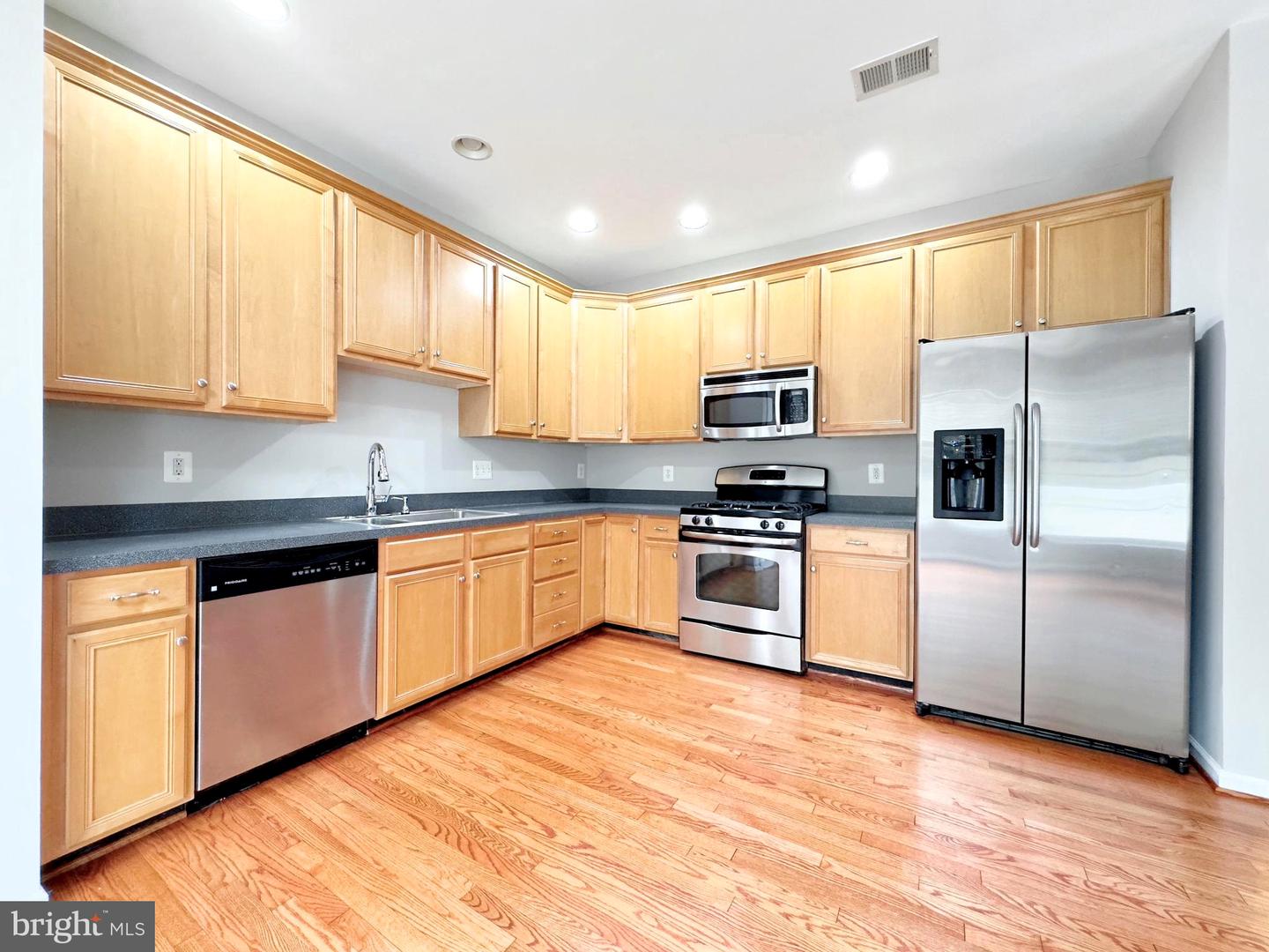 43261 SOMERSET HILLS TER, ASHBURN, Virginia 20147, 3 Bedrooms Bedrooms, ,2 BathroomsBathrooms,Residential,For sale,43261 SOMERSET HILLS TER,VALO2095706 MLS # VALO2095706