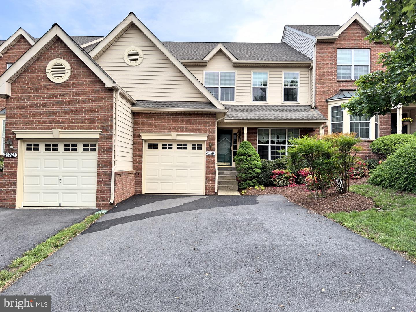 43261 SOMERSET HILLS TER, ASHBURN, Virginia 20147, 3 Bedrooms Bedrooms, ,2 BathroomsBathrooms,Residential,For sale,43261 SOMERSET HILLS TER,VALO2095706 MLS # VALO2095706